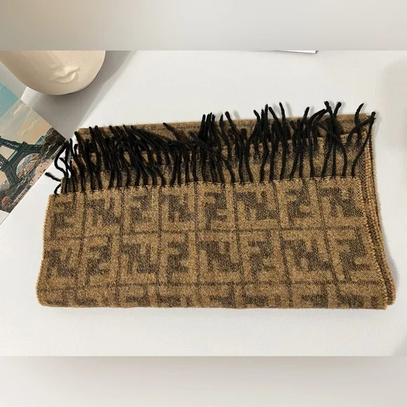 Fendi Authentic Vintage FF Logo Zucca Print Fringe Scarf - Picture 4 of 6